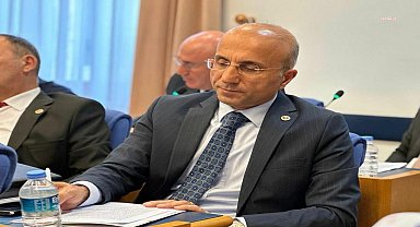 CHP'li Aşkın Genç'ten enflasyon tepkisi: "Almaya çalıştıkları tüm tedbirlere rağmen ekonomiyi toparlayamıyorlar, çünkü yönetme iradesini kaybettiler"
