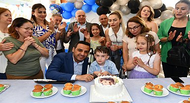 Çiğli Belediye Başkanı Yıldız'dan SMA Hastası Doruk'a doğum günü sürprizi