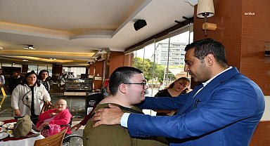 Çiğli Belediye Başkanı Yıldız, engelli anneleri ile bir araya geldi