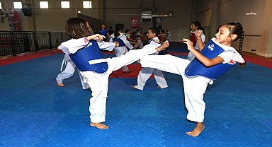 Çiğli Belediyesi’nin yaz spor okulu kayıtları başlıyor