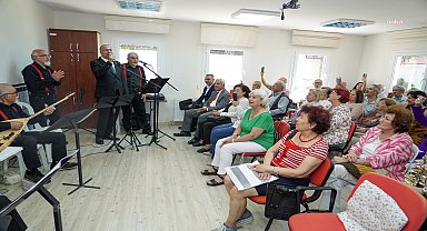 Çınarlar saz çaldı, Gaziemir Belediye Başkanı Işık türkü söyledi