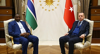 Cumhurbaşkanı Erdoğan Gambiya Cumhurbaşkanı Barrow ile telefonda görüştü
