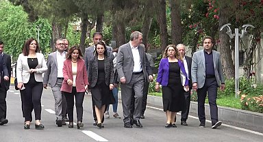 DEM Parti Eş Genel Başkanlarından Diyarbakır Büyükşehir Belediyesi'ne ziyaret