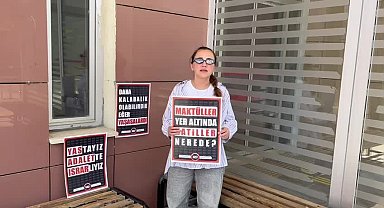 Depremde yıkılan Selim Köse Apartmanı'nda yakınlarını kaybeden avukat, adalet nöbetinde: "Dava dosyalarında adalet aramayı bıraktık, depremi unutturmayın, bize destek olun"