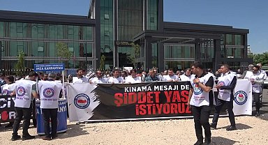 Diyarbakır'da iş bırakan eğitimciler, şiddete karşı yasal düzenleme istedi