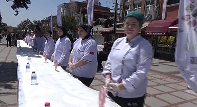 Edirne’de 22 metre uzunluğunda badem ezmesi...