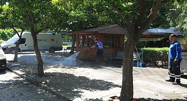 Efes Selçuk ve İzmir Büyükşehir iş birliğiyle ilçenin sokaklarında temizlik çalışması