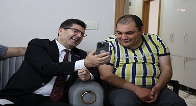 Engelli gençten Aziz Yıldırım'a 'Jose Mourinho' sorusu