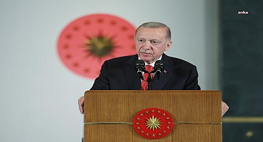 Erdoğan: "Helal rızık peşinde koşan tüm işçi ve emekçi kardeşlerime selam ve sevgilerimi gönderiyorum"