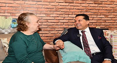 Esenyurt Belediye Başkanı Özer'den Sebahat Teyzeye anlamlı ziyaret