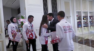 Esenyurt Belediye Başkanı Özer, ilçenin şampiyonları ile buluştu