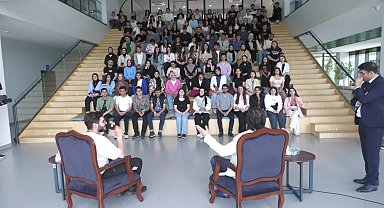 Esenyurt Belediye Başkanı Özer, “Kariyer Günleri”nde üniversiteye hazırlanan gençlerle buluştu