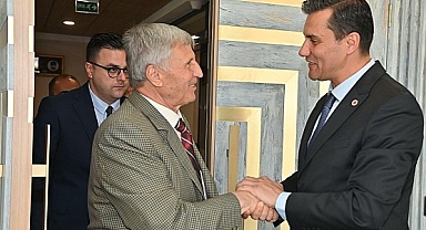 Ferdi Zeyrek: “Hata yapan bensem, benim de yanlışlarımı yazın”