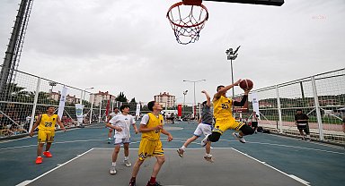Gaziemir'de 50 takım, sokak basketbolu turnuvasında rekabet etti