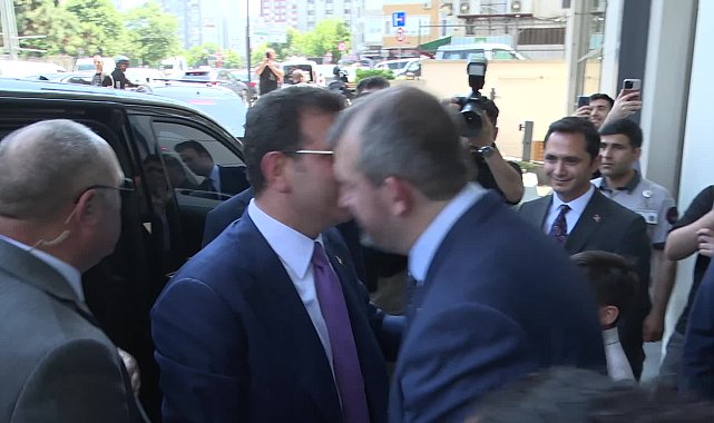 Güngören Belediye Başkanı Demir’i ziyaret eden İmamoğlu: “Geçtiğimiz dönemden daha fazla ne yapabilirizi birlikte konuşacağız”