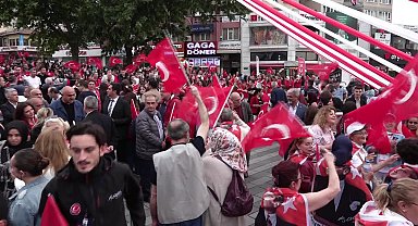 Haluk Levent, Osmangazili gençlerin 19 Mayıs coşkusuna ortak oldu