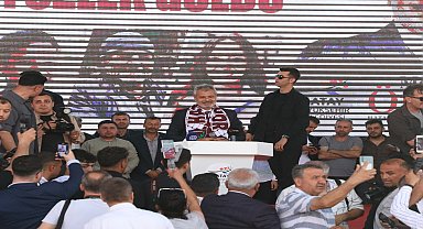Hatay Büyükşehir Belediye Başkanı Öntürk, Hatayspor futbolcularının galibiyet primini 400 bin TL'ye çıkardıklarını duyurdu