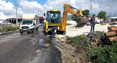 Hatay Büyükşehir'den çevre düzenleme ve yol bakım çalışmaları