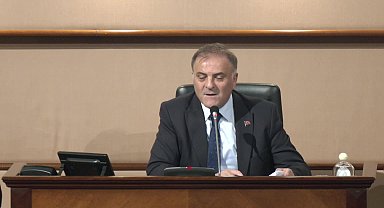 İBB Meclisi'nde belediye mülklerinin AKP'li belediyelere ve vakıflara tahsisi, oy çokluğuyla iptal edildi
