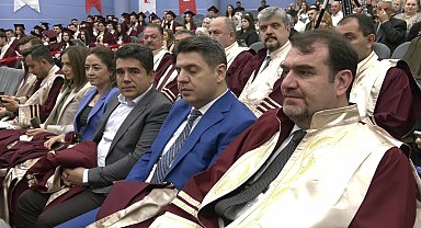 İktisadi ve İdari Bilimler Fakültesi’nde 2023-2024 yılı mezuniyet heyecanı...