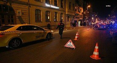 İstanbul'da 4 saat içinde 35 ruhsatsız silah yakalandı, sürücülere 2 milyon liralık para cezası yazıldı