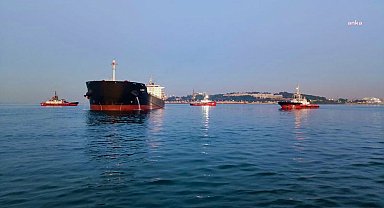 İstanbul'da kuru yük gemisi karaya oturdu, boğaz gemi trafiğine kapatıldı