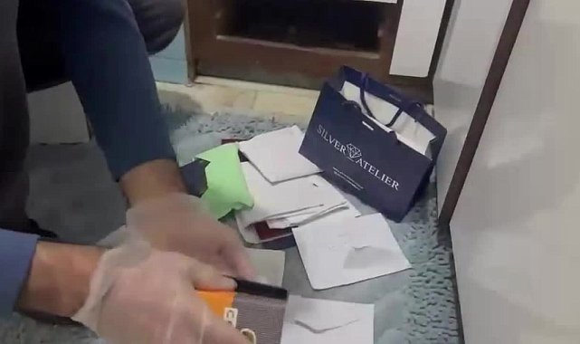 İstanbul'da sahte pasaport operasyonu: 5 şüpheli gözaltına alındı