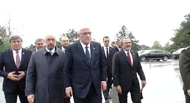 İyi Parti Genel Başkanı Müsavat Dervişoğlu, Anıtkabir'i ziyaret etti