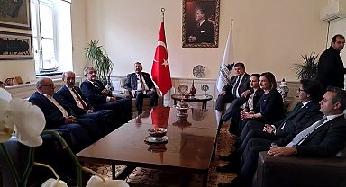 İzmir Büyükşehir Belediye Başkanı Cemil Tugay: "Bir arada olmak gücümüze güç katacak"