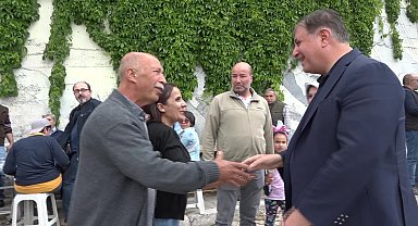 İzmir Büyükşehir Belediye Başkanı Tugay, 160'ıncı Kayadibi Mahallesi Hıdırellez Şenliği'ne katıldı