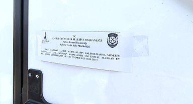 İzmir Büyükşehir Belediyesi, Karşıyaka'da yol kenarlarına bırakılan karavanların kaldırılması için çalışma başlattı