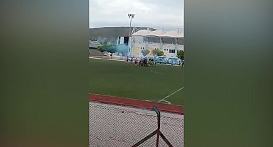 Kadın futbol liginde bitiş düdüğüyle birlikte saha karıştı: formalar yandı, oyuncular arasında arbede yaşandı