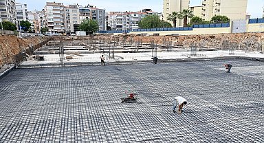 Karabağlar Yeşilyurt Pazaryeri'nde çalışmalar sürüyor