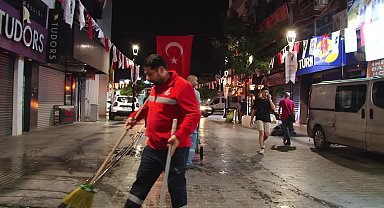 Karşıyaka Çarşısı’nda dip bucak gece temizliği