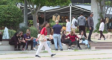 Konyaaltı Kent Meydanı’nda 19 Mayıs kutlaması