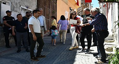 Kuşadası belediye başkanı Günel, restore edilen Kuşadası evlerini ziyaret etti