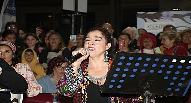 Kuşadası'nda Hıdırellez şenlik havasında kutlandı