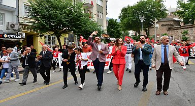Manisa Büyükşehir Belediye Başkanı Zeyrek, 19 Mayıs kutlamalarına katıldı