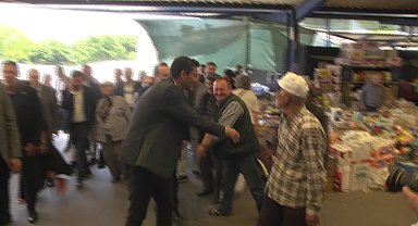 Manisa Büyükşehir Belediye Başkanı Zeyrek, Akhisar pazaryeri esnafını ziyaret etti