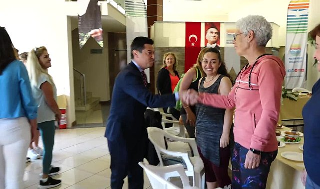 Marmaris Belediye Başkanı Ünlü, kadın kursiyerlerle kahvaltıda buluştu