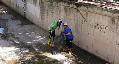Marmaris'in derelerinde koku ve sivrisinek oluşumunu önlemek için çalışma başlatıldı