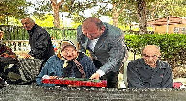 Menderes Belediye Başkanı İlkay Çiçek: "Annelerimizin yaşattığı mucizeler ile dünyamız güzelleşiyor"
