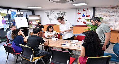 Mersin Büyükşehir, 'Hello Mersin' ile akıcı ve özgüvenli iletişimin kapılarını aralıyor
