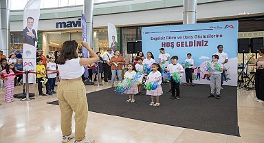 Mersin'de dans ve ritim gösterisi ile engeller bir kez daha aşıldı