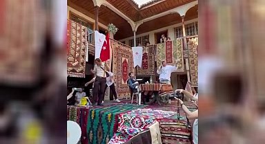 Muğla'da Düğün Yemekleri Festivali'ndeki gelin ve damat rolü gerçek oldu. Temsili düğünü yapılan çift, gerçek hayatta da evlendi