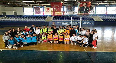 Odunpazarı'nda 19 Mayıs Spor Şenliği, 'Voleybol Gençler Turnuvası' ile devam etti