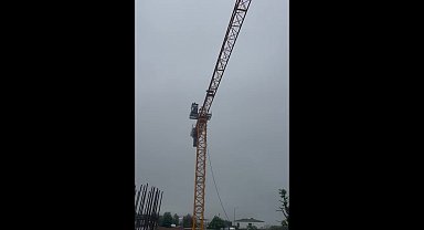 Öğrenciler için risk taşıyan vinç, Büyükçekmece Belediyesi'ni harekete geçirdi