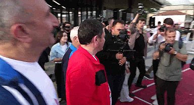 Osmangazi'de 19 Mayıs coşkusu erken başladı... Belediye başkanları, sokak basketbolu turnuvasında gençlerle sahaya çıktı