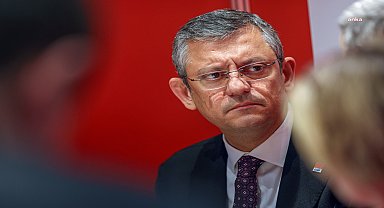 Özgür Özel: "Tiyatro ve sinema dünyamızın unutulmaz isimlerinden Ayten Gökçer'e Allah'tan rahmet diliyorum"