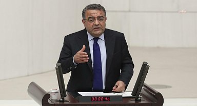 Sezgin Tanrıkulu'ndan '19 Mayıs Gençlik Raporu': "19 Mayıs Atatürk'ü Anma, Gençlik ve Spor Bayramı'nı kutlamıyoruz, kutlamaya çalışıyoruz"